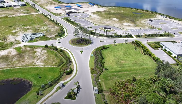DEL WEBB OAK CREEK, North Fort Myers, Florida in 4K on YouTube