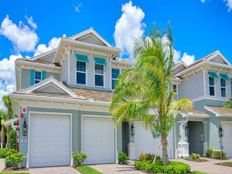 Condo living at Richmond Park in Naples FL