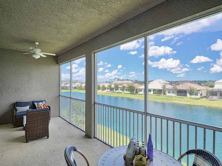 Condo living at Richmond Park in Naples FL